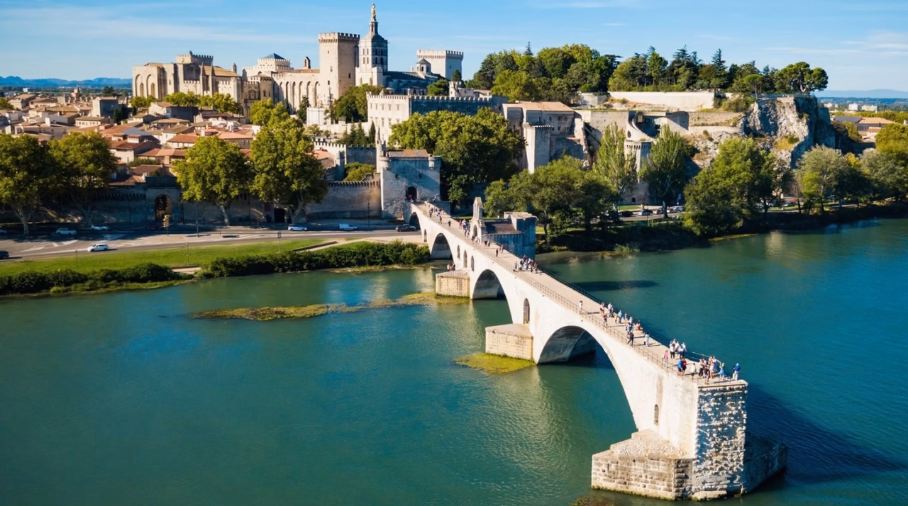 Un refuge paisible au cœur du Rhône : découvrez la plus grande île fluviale d&rsquo;Europe, nichée à Avignon et encore méconnue du grand public